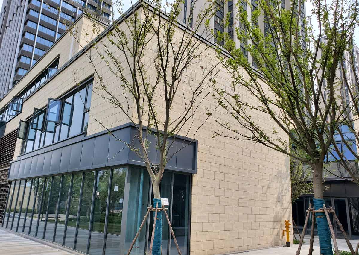米黄色柔性石材饰面商业外立面.jpg