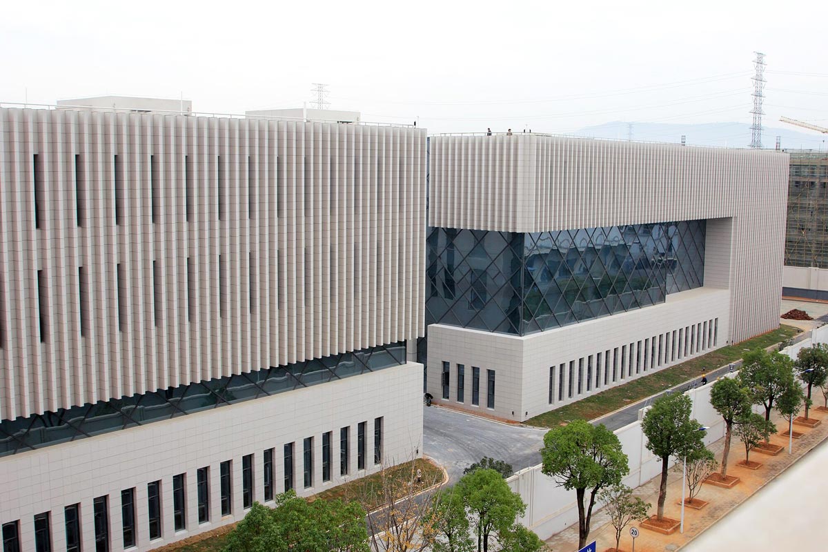 垂直陶土装饰线条.jpg