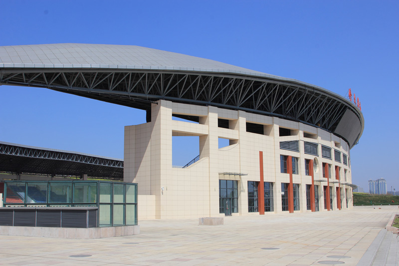 体育中心应用的陶土建筑立面系统.jpg