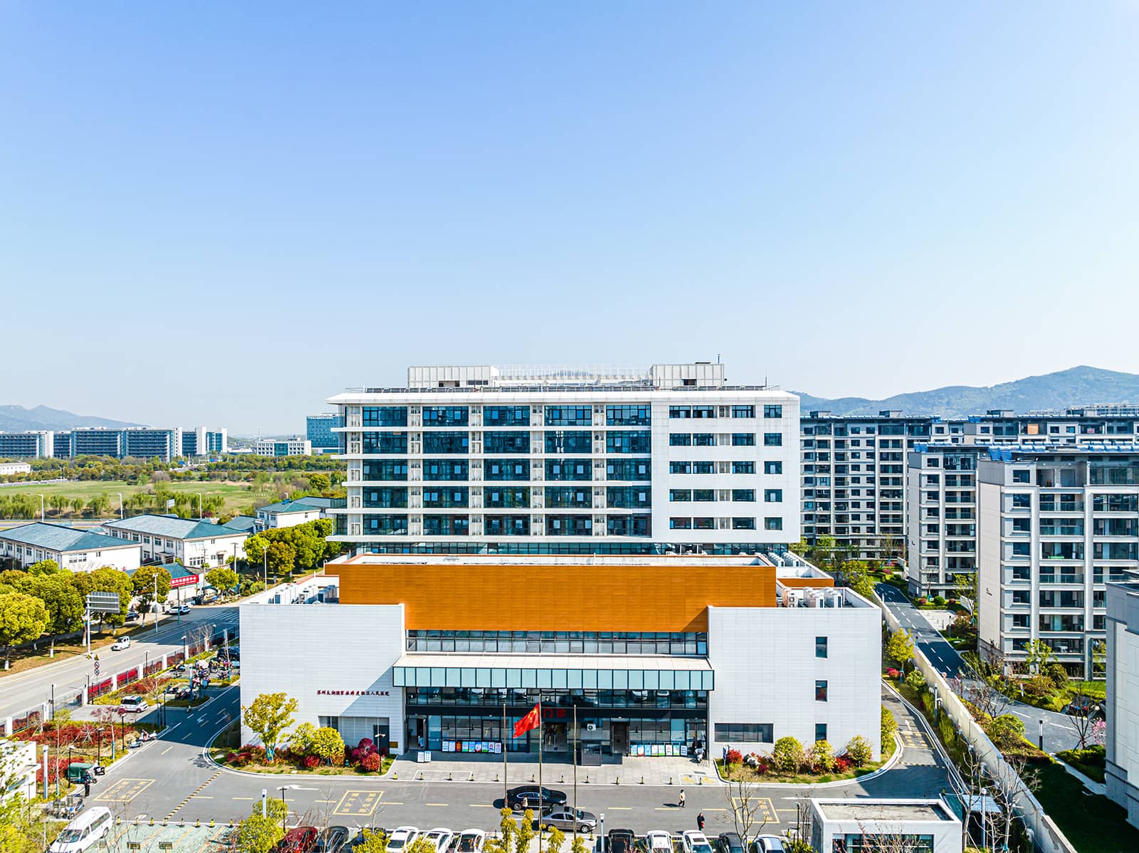 医院正立面.jpg